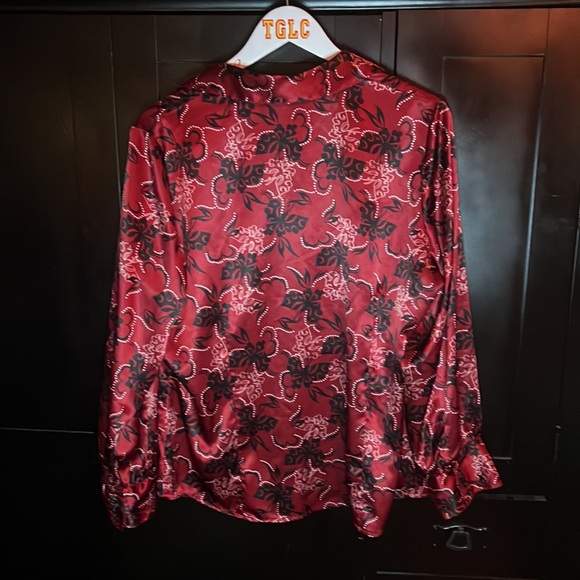 Button up top - Picture 2 of 2